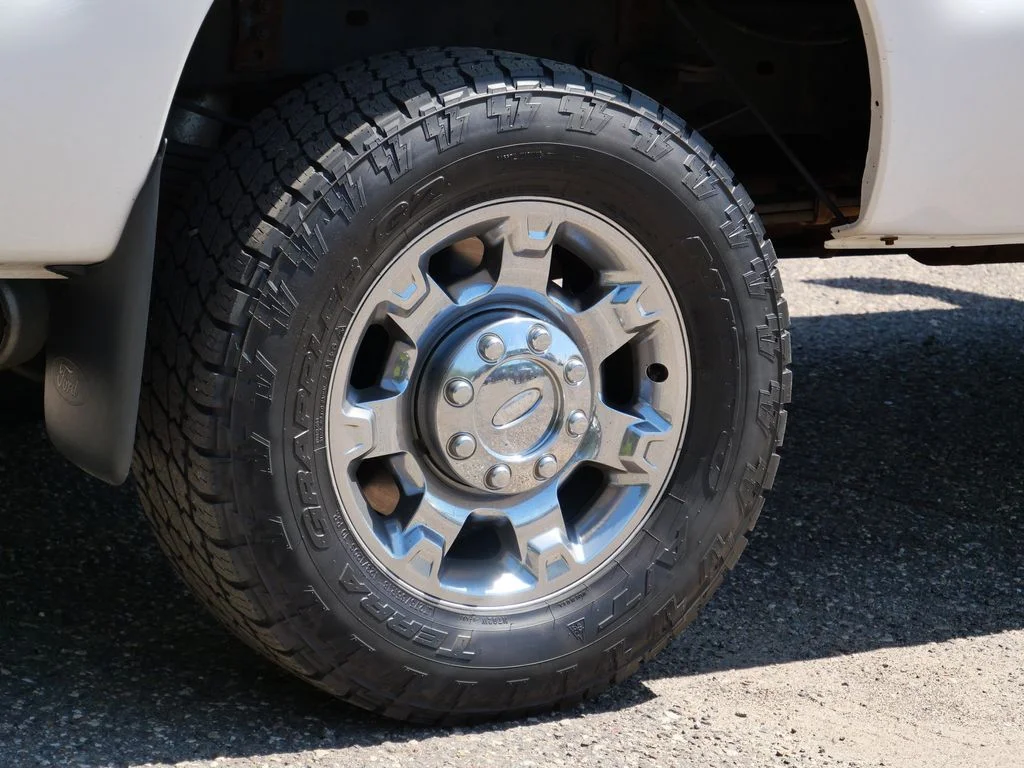 Used 2013 White Ford Lariat image 7