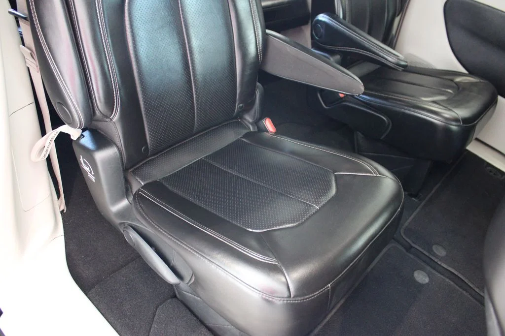 Used 2023 Bright White Clearcoat Chrysler Touring L image 25