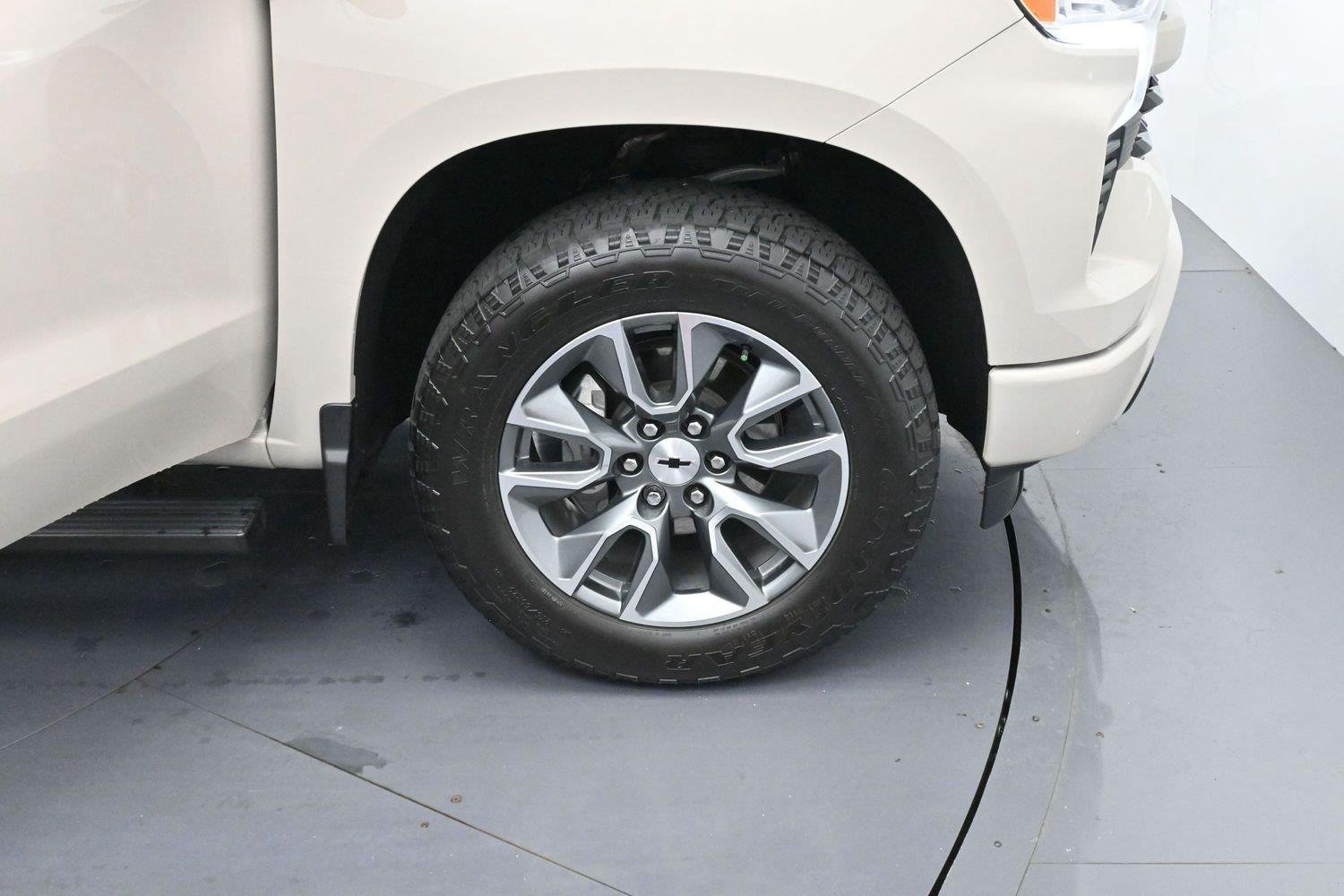 Used 2026 White Sands Chevrolet RST image 33