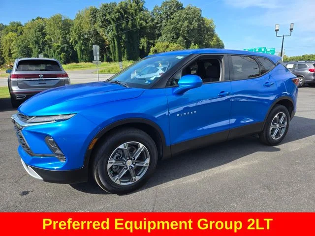 Used 2025 Blue Chevrolet LT image 4