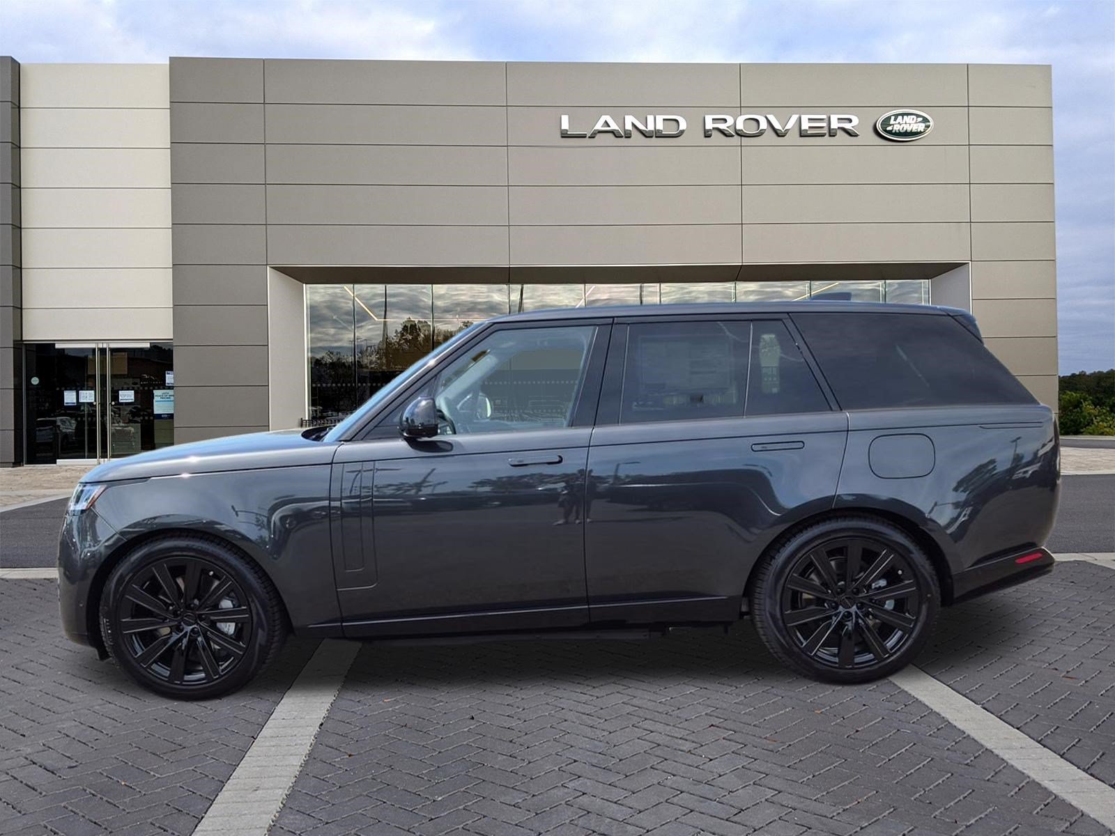 New 2026 Carpathian Grey Premium Metallic Land Rover SE image 8