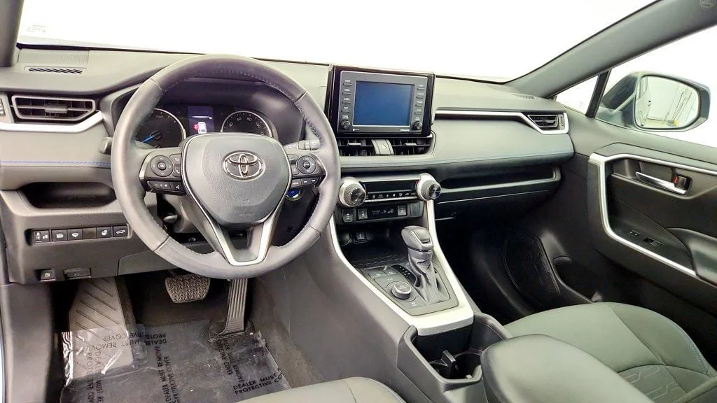 Used 2022 Magnetic Gray Metallic Toyota Hybrid SE AWD w/ Weather Pkg, Moonroof & Power Liftgate image 12
