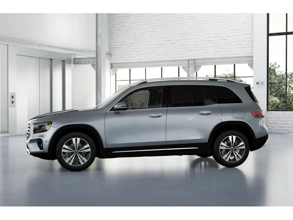 Used 2026 Silver Mercedes-Benz GLB 250 image 35