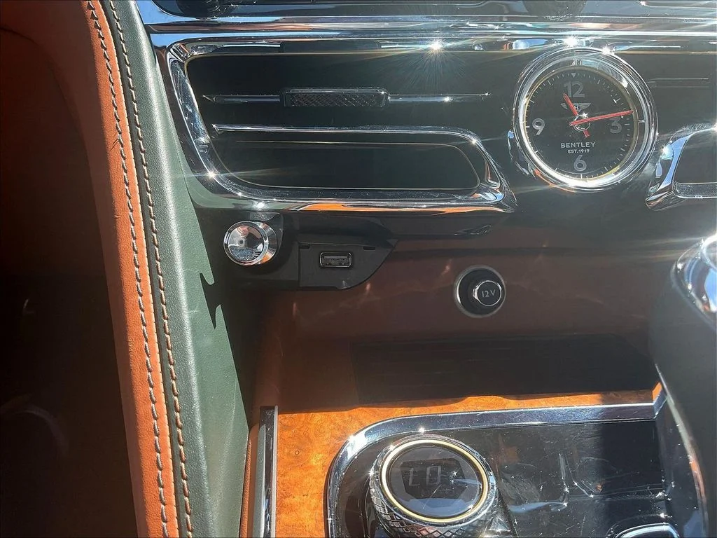 Used 2022 Viridian by Mulliner Bentley V8 image 16