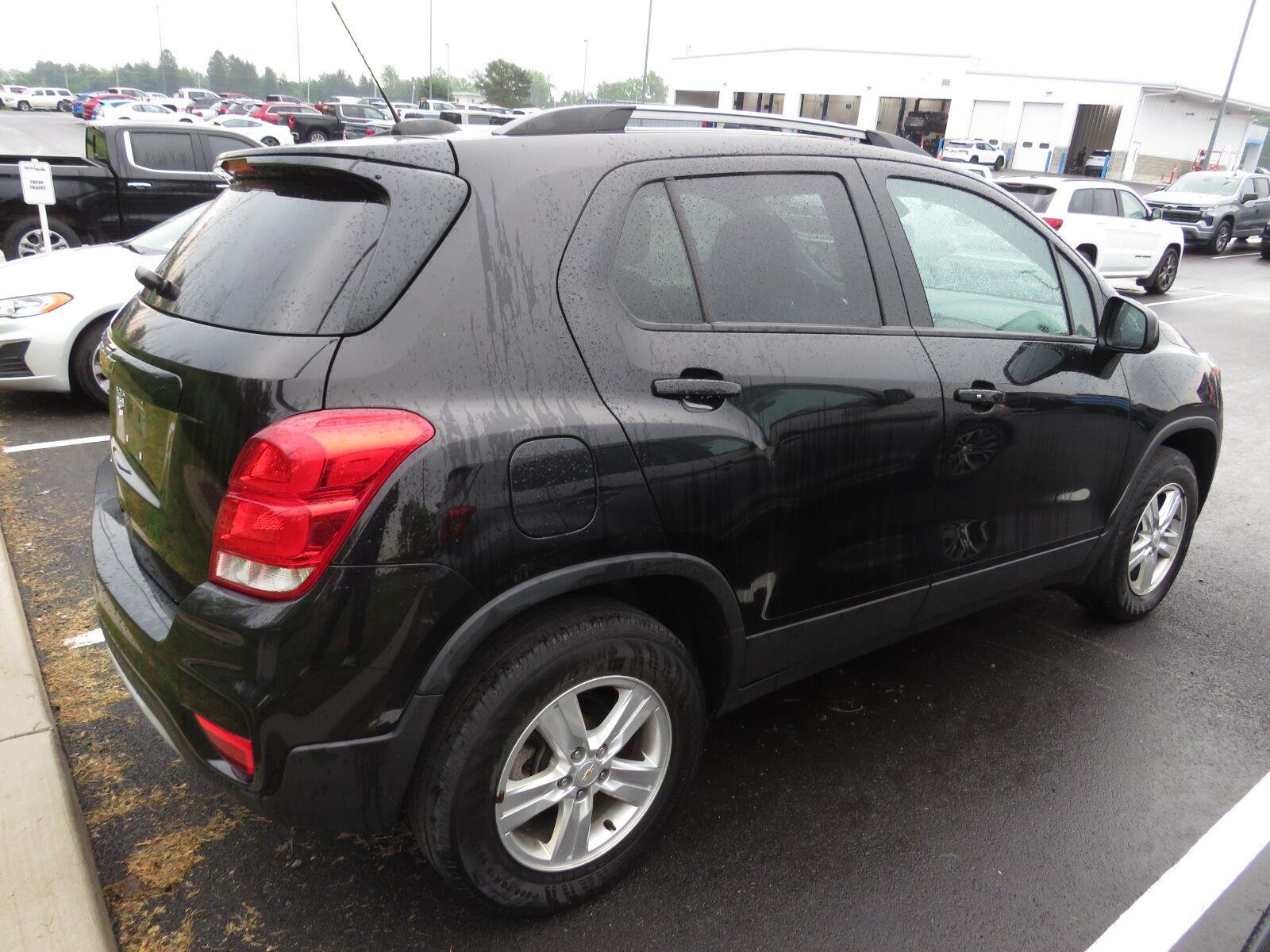 Used 2022 Mosaic Black Metallic Chevrolet LT image 15