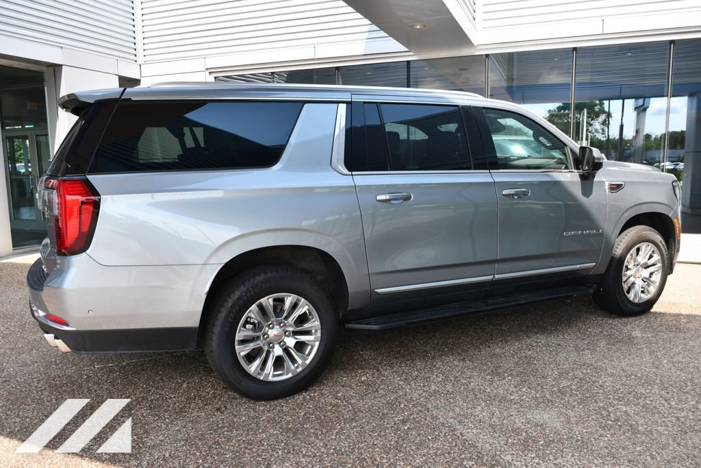 Used 2025 Sterling Metallic GMC Denali image 8