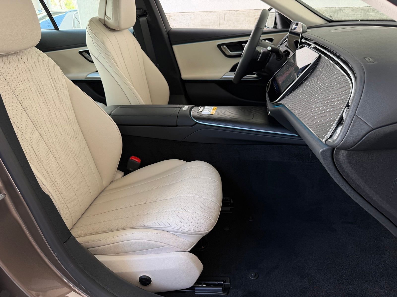 New 2026 Sonoran Brown Metallic Mercedes-Benz E 350 image 16