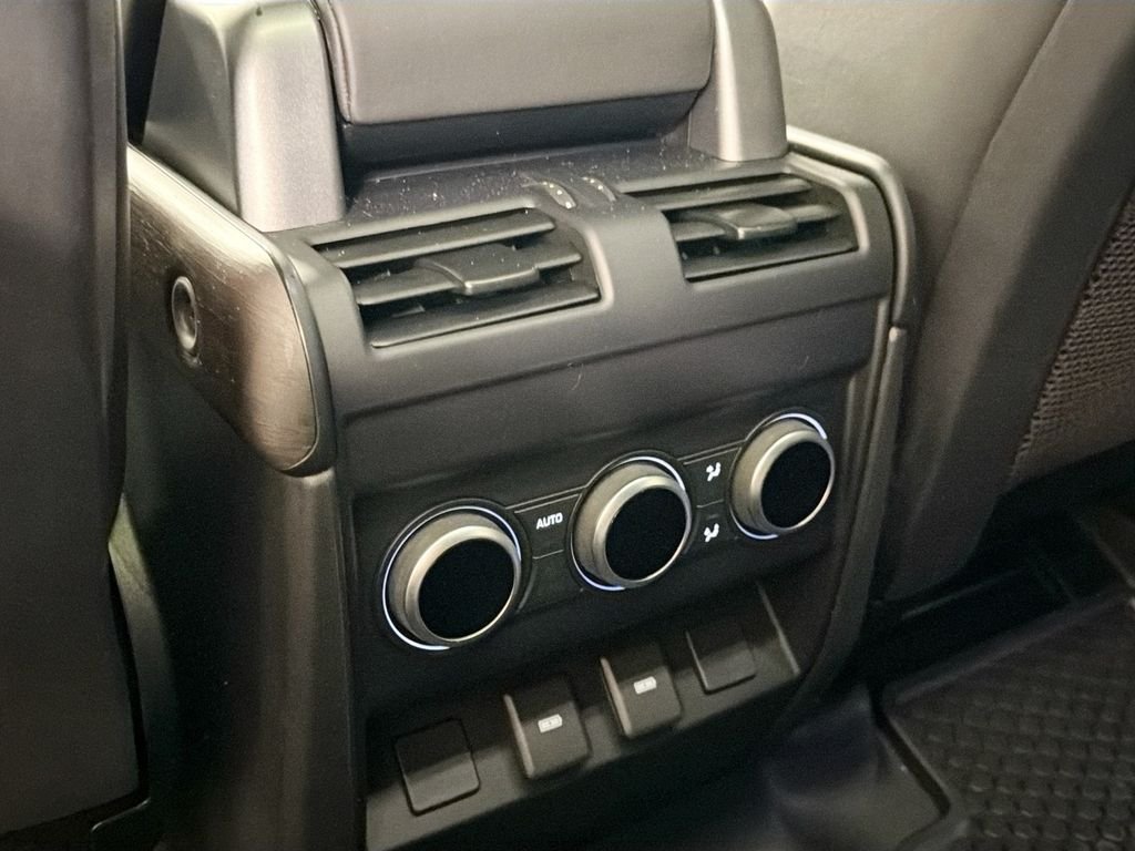 Used 2024 Black Land Rover X-Dynamic SE image 26