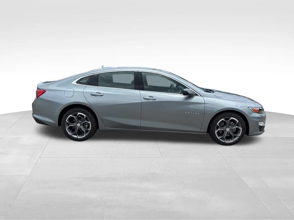 Used 2024 Gray Chevrolet LT image 7