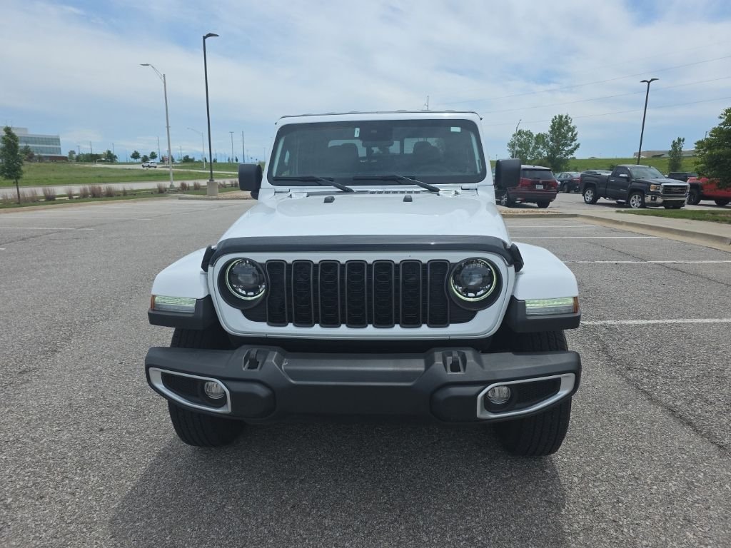 Used 2024 Jeep Gladiator Sport S with VIN 1C6HJTAG5RL111739 for sale in Kansas City