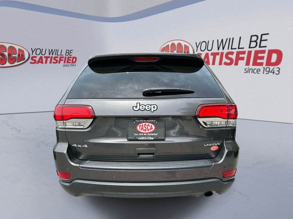 Used 2021 Gray Jeep Laredo E image 3