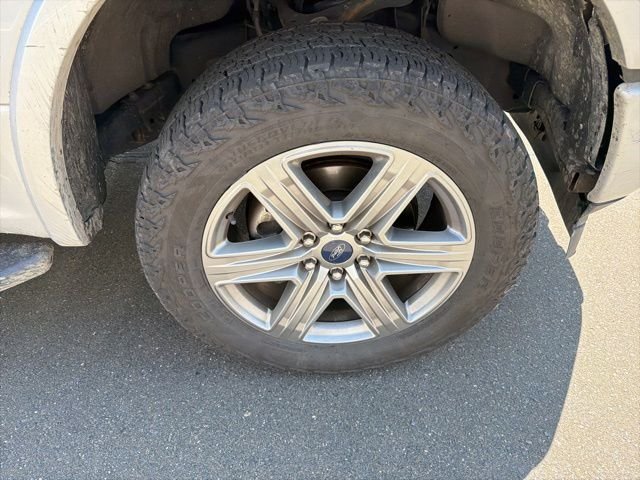 Used 2019 Silver Ford XLT image 10