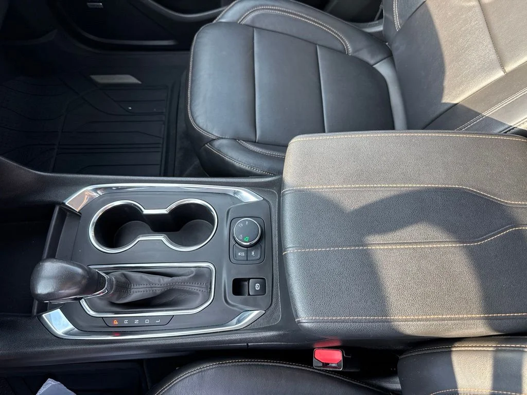 Used 2021 Mosaic Black Metallic Chevrolet RS image 22