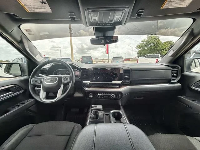 Used 2024 Summit White GMC Elevation image 19