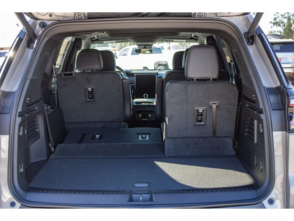 New 2026 RIVERSTONE METALLIC GMC AWD AT4 image 13