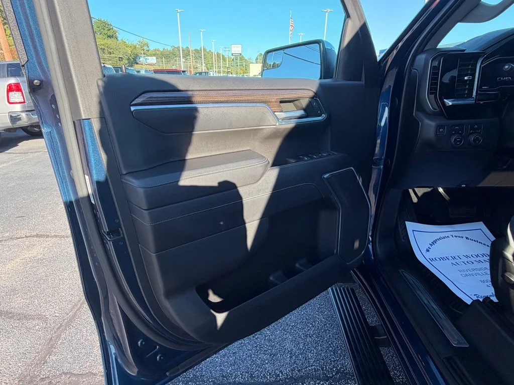 Used 2023 NORTHSKY BLUE METALLIC Chevrolet LT image 17
