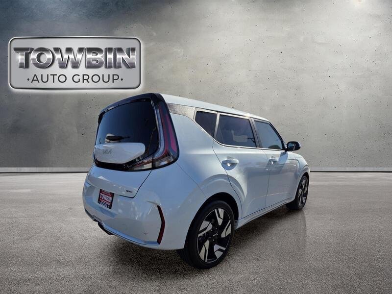 Used 2023 White Kia GT-Line image 5