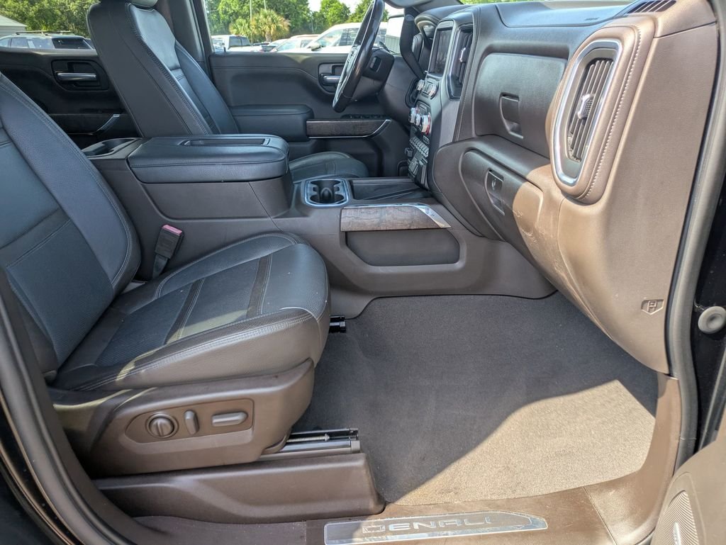 Used 2021 Black GMC Denali image 26