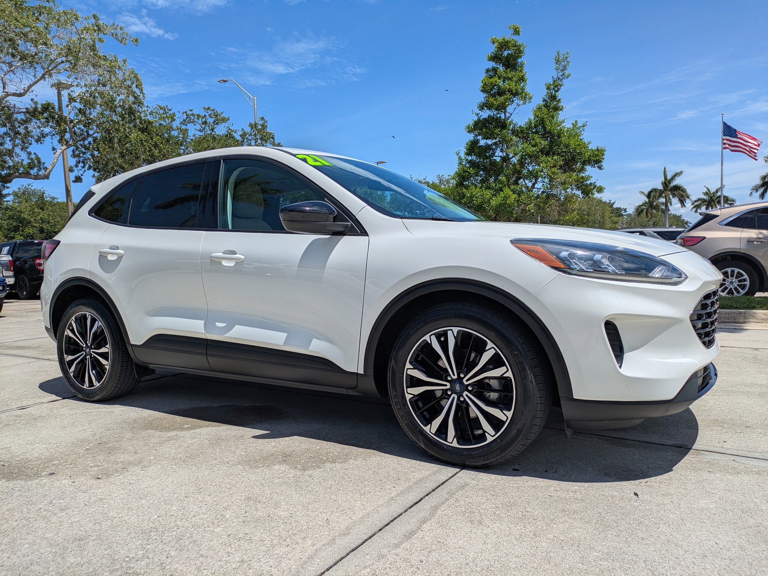 2021 Ford Escape SE FWD's photo