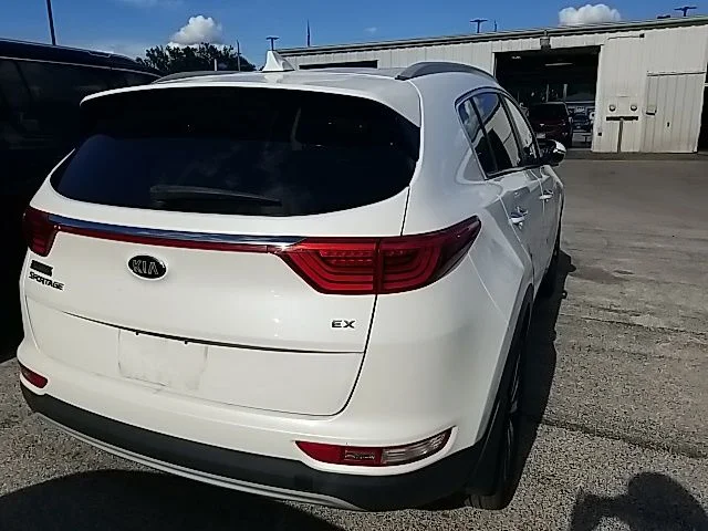 Used 2018 White Kia EX image 21