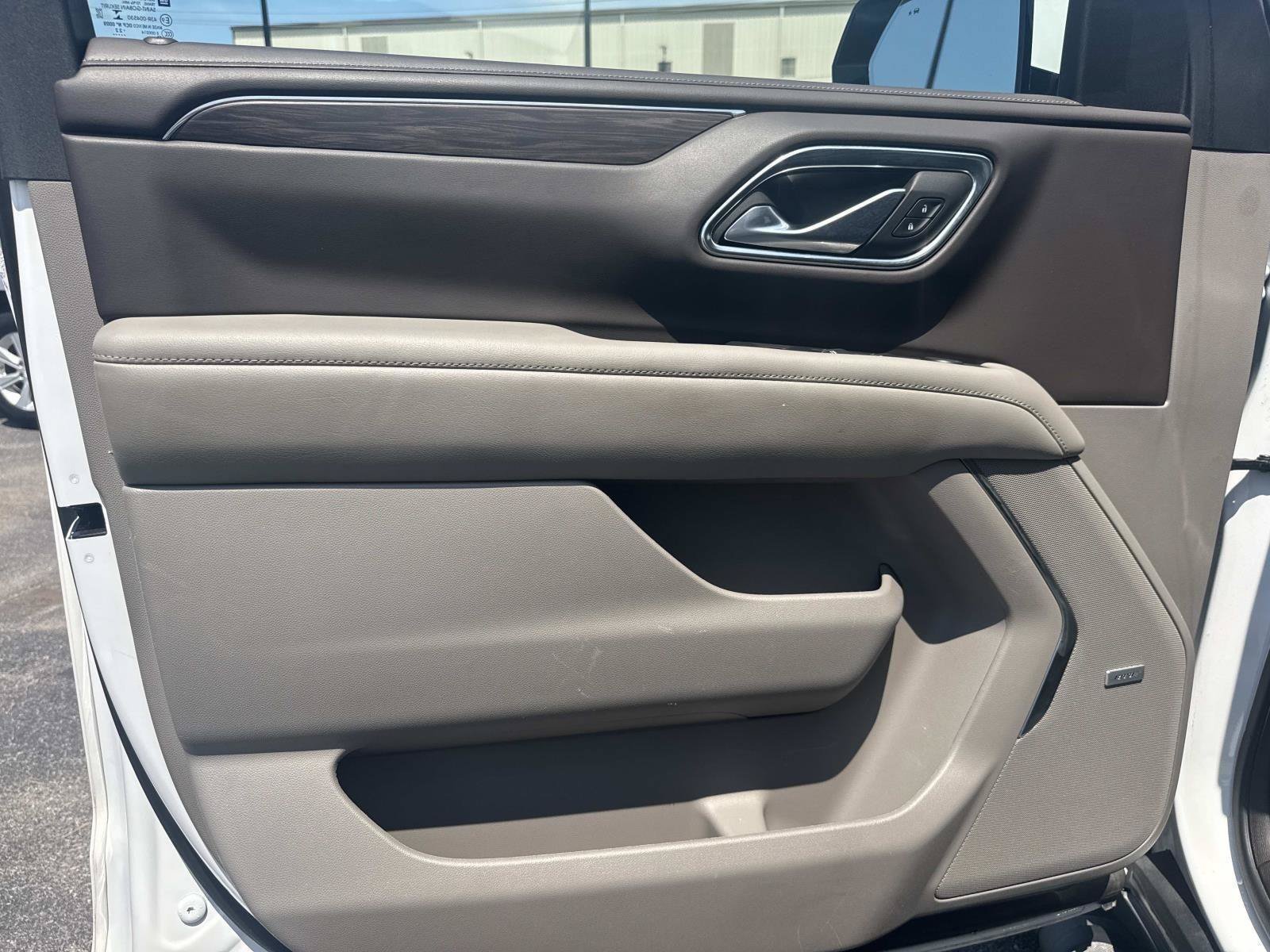 Used 2022 White Chevrolet Z71 image 18