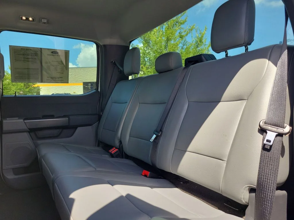 Used 2023 Oxford White Ford XL image 9