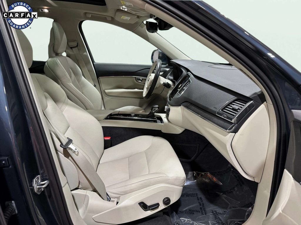 Used 2020 Denim Blue Metallic Volvo T5 Momentum image 28