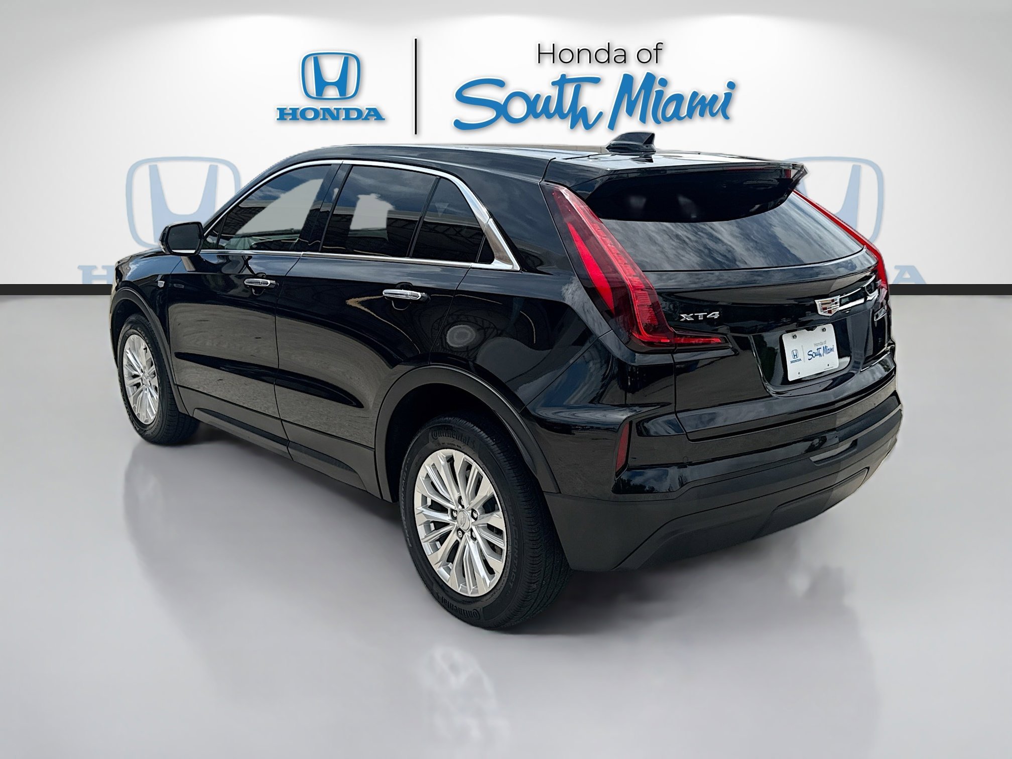 Used 2024 Stellar Black Metallic Cadillac FWD Luxury image 5