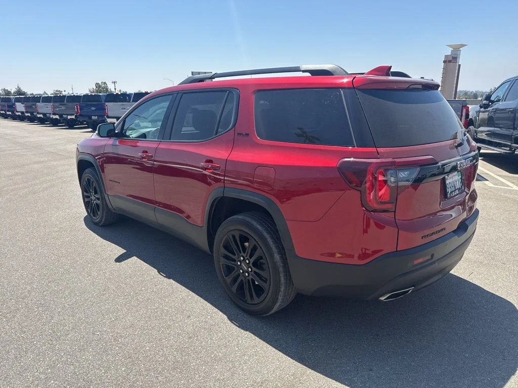 Used 2022 Cayenne Red Tintcoat GMC SLE image 4
