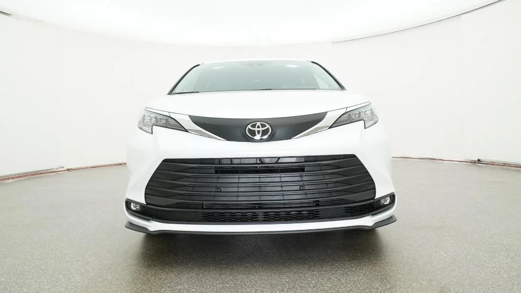 New 2026 Wind Chill Pearl Toyota XLE image 8
