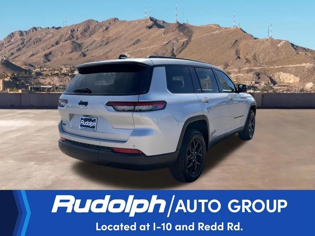 Used 2025 Silver Jeep Altitude image 7