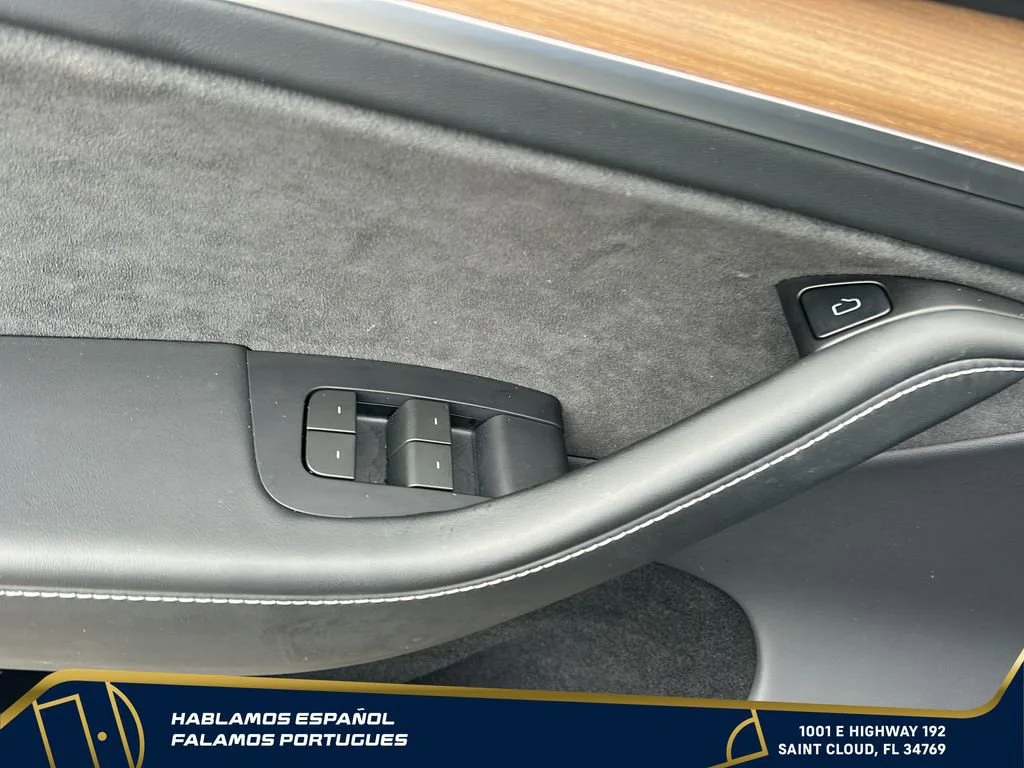 Used 2024  Tesla Long Range image 11