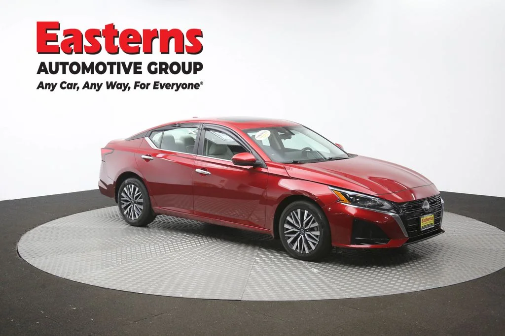 Used 2023 Red Nissan 2.5 SV image 47
