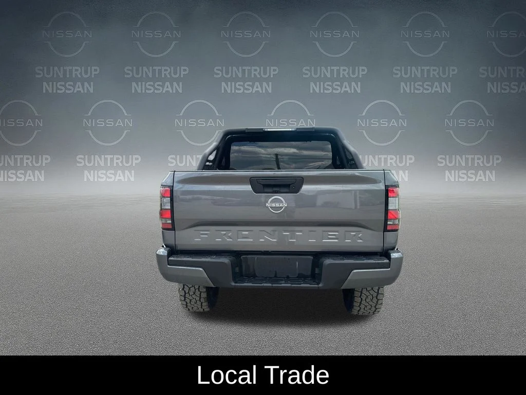 Used 2022 Gray Nissan SV image 4