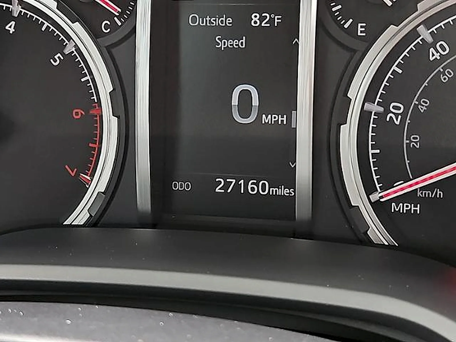 Used 2020 Hunter Green Toyota  image 19
