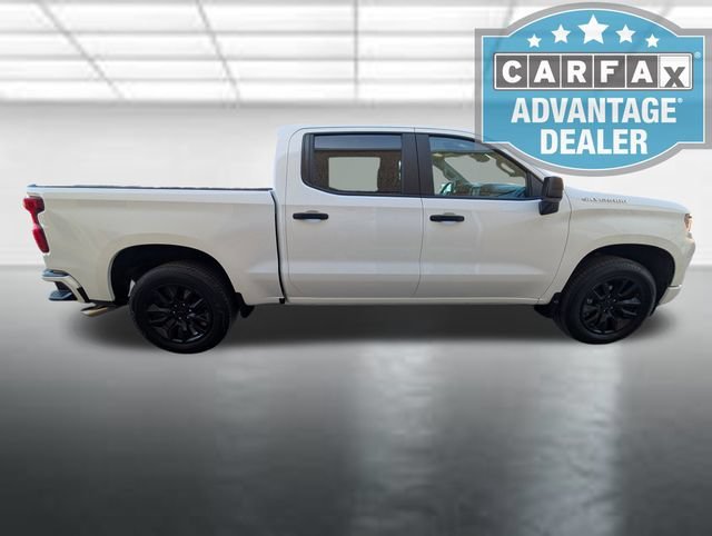 Used 2025 Summit White Chevrolet Custom image 28