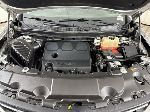 Used 2019 SILVER ICE METALLIC Chevrolet LT Cloth image 30