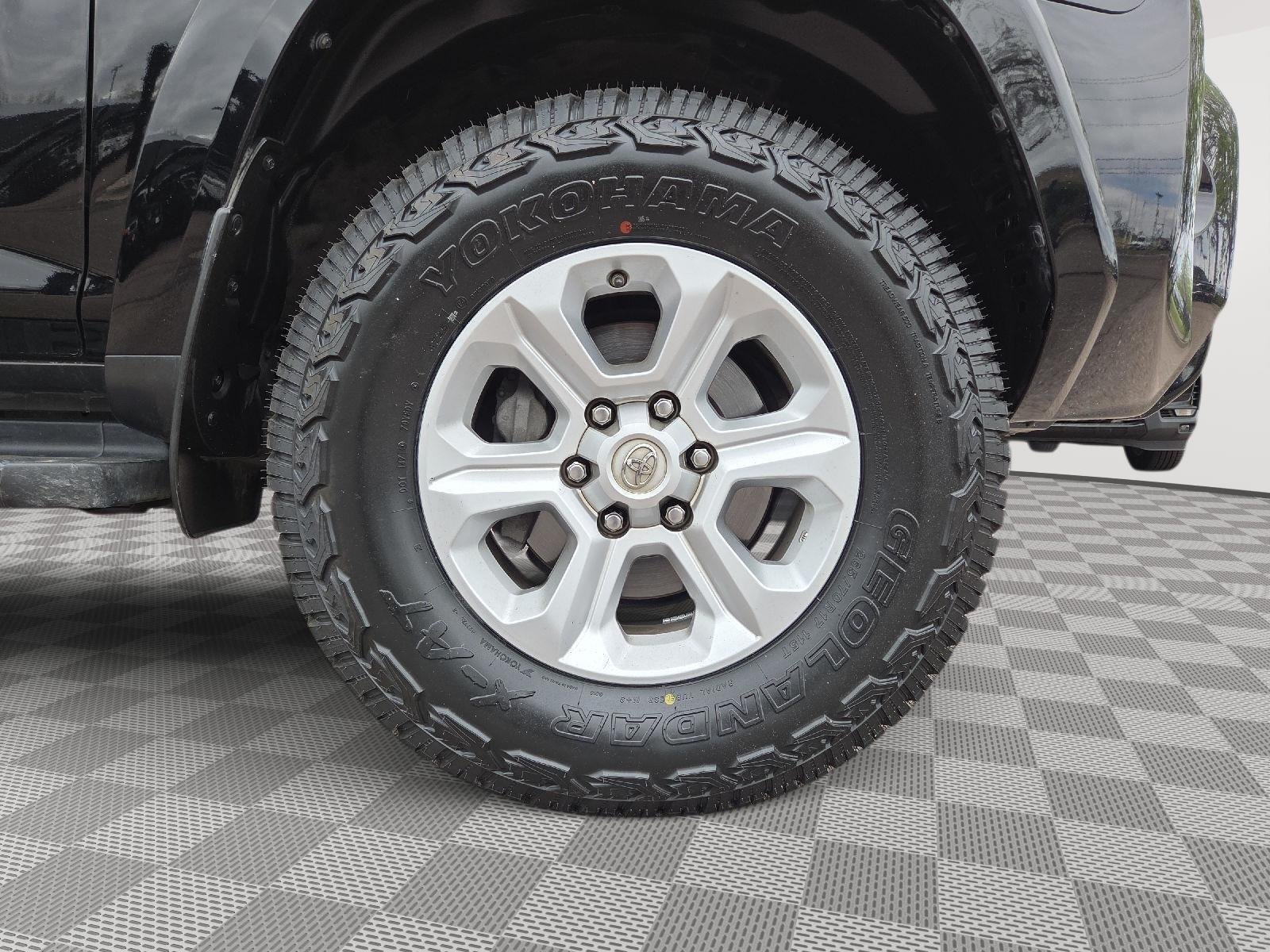 Used 2021 Midnight Black Metallic Toyota SR5 image 17