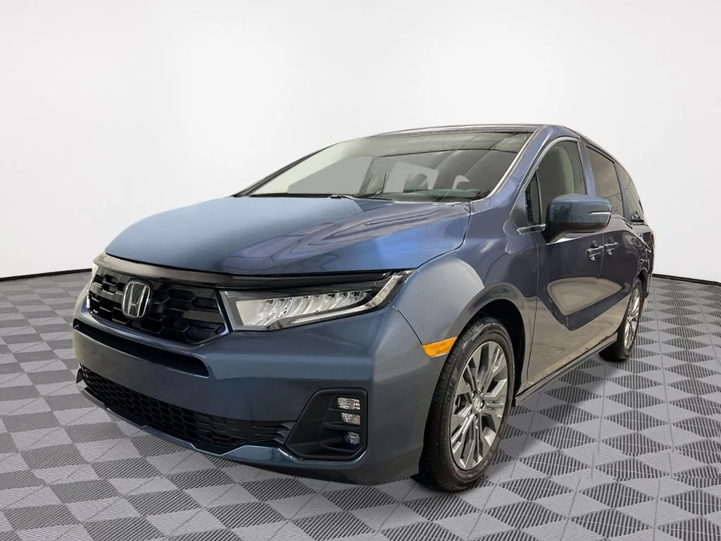 2026 Honda Odyssey Touring's photo