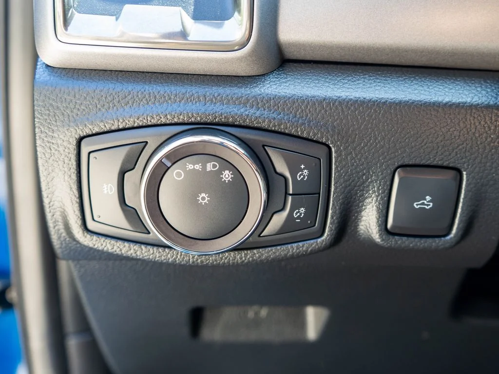 Used 2019 Blue Ford XLT image 17