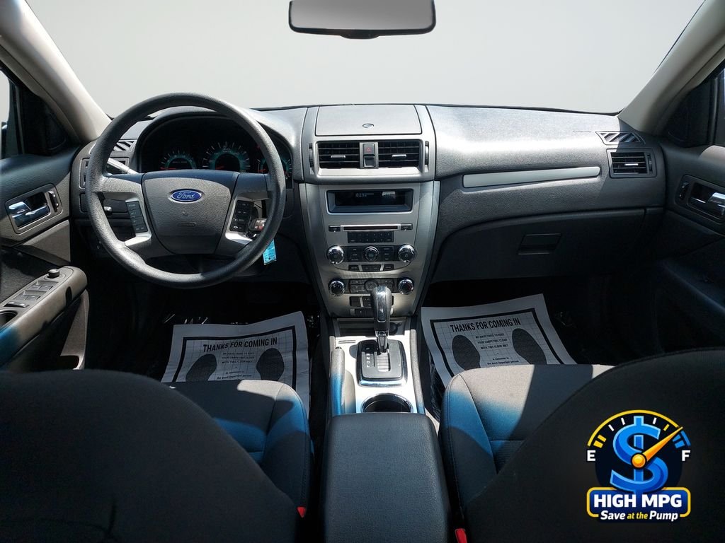 Used 2010 Gray Ford SE image 24