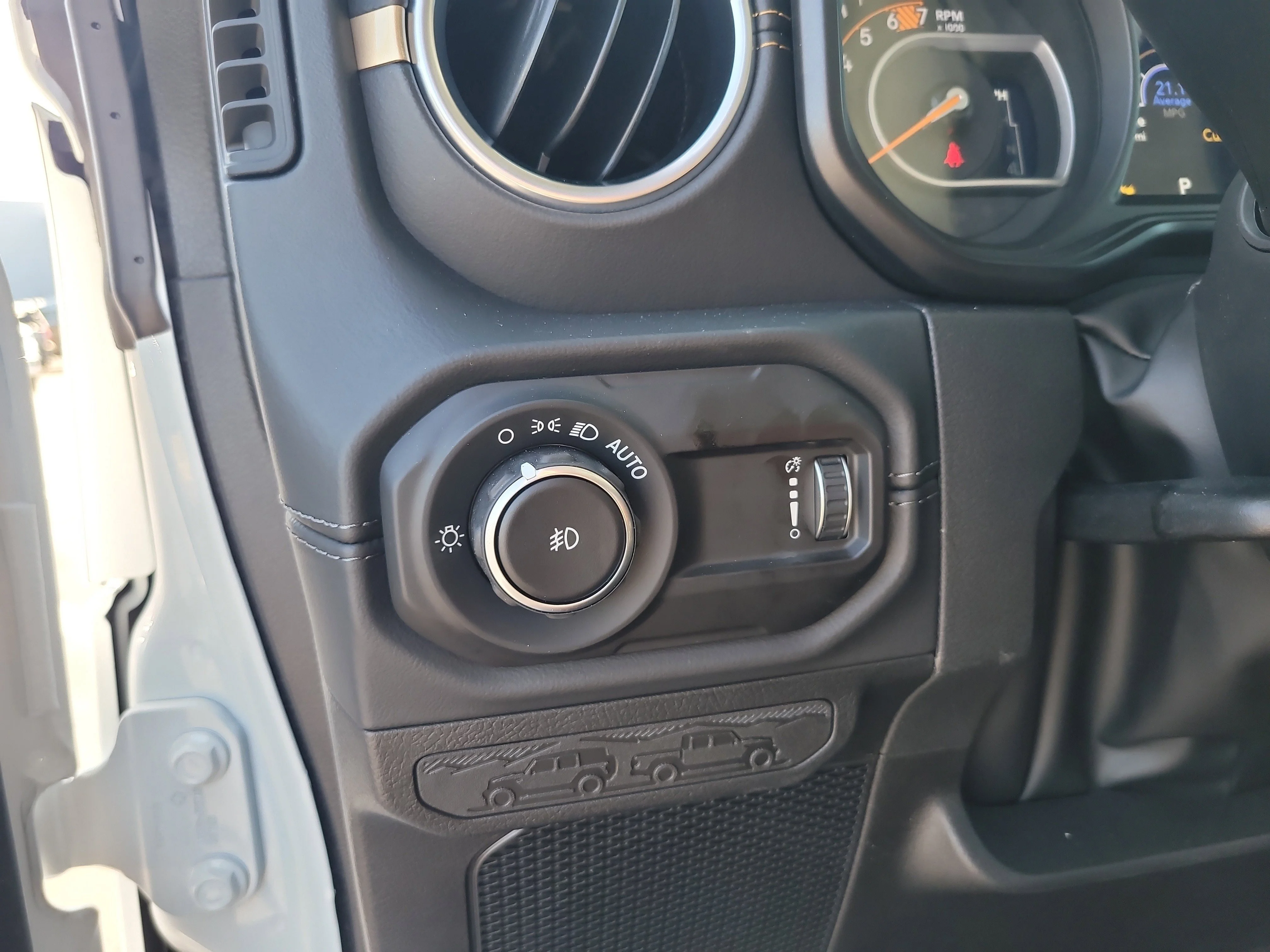 New 2026 Bright White Clearcoat Jeep Sahara image 21