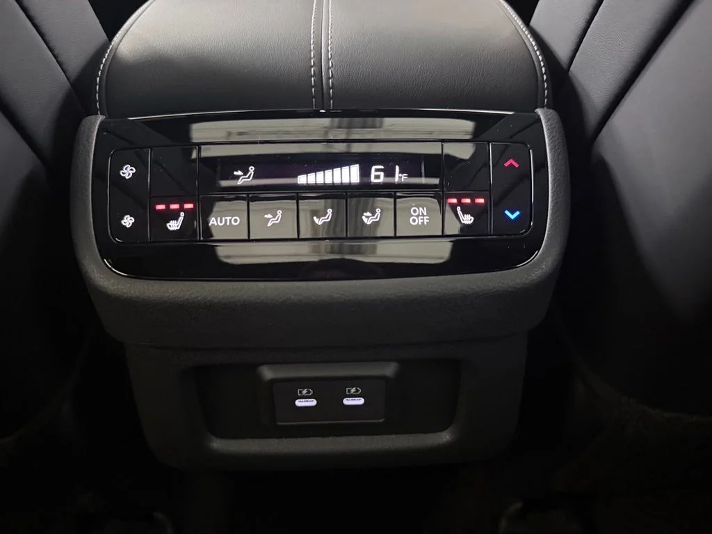 New 2027 2T RAD WHT INFINITI Sport AWD image 37