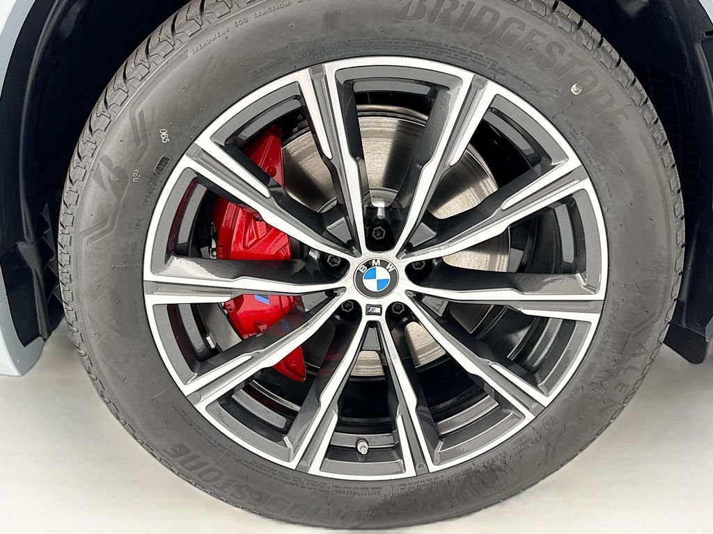 New 2026 Gray Metallic BMW xDrive40i image 31