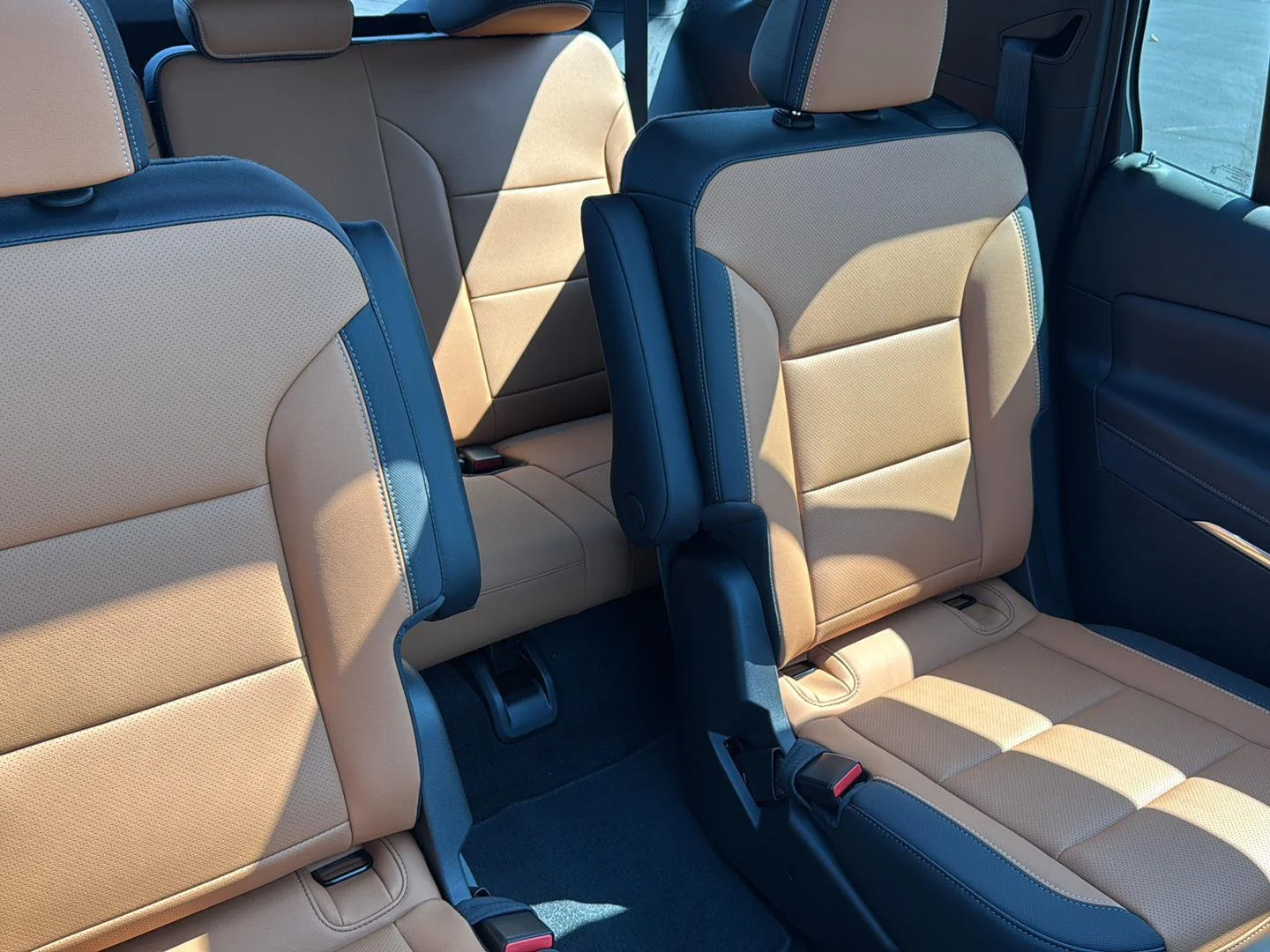 New 2027 Sterling Gray Metallic Chevrolet Z71 image 13