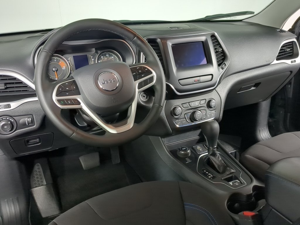 Used 2019 Sting-Gray Clearcoat Jeep Upland image 14