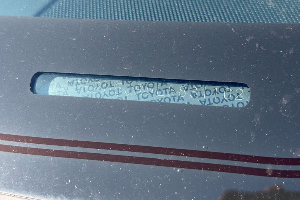 Used 2020 Magnetic Gray Metallic Toyota Venture image 8