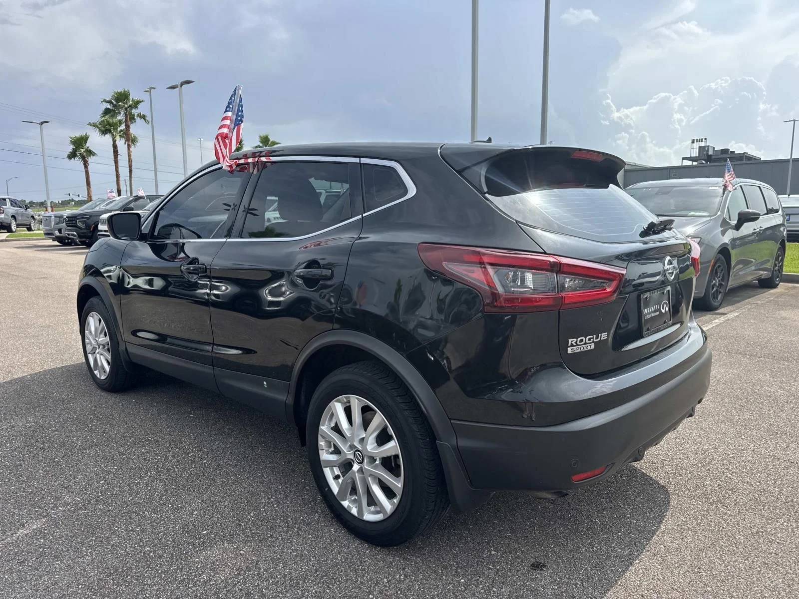Used 2021 Black Nissan S image 7