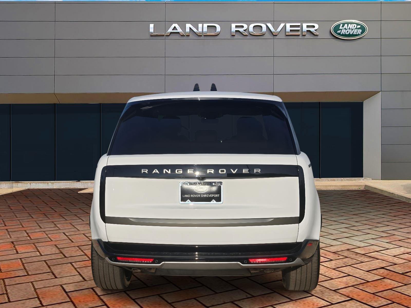 New 2026 Fuji White Land Rover SE image 5