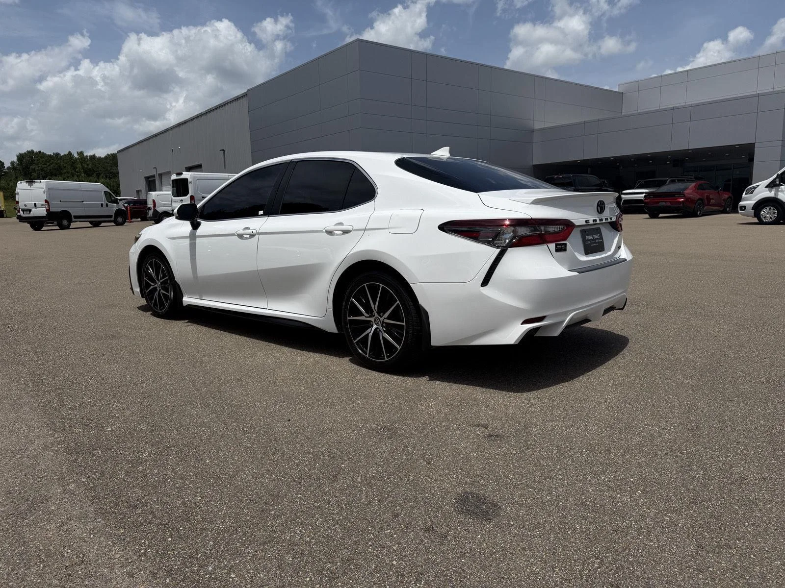 Used 2022 Super White Toyota SE image 4